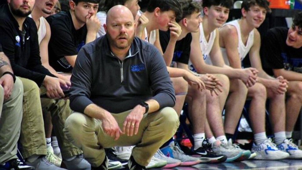 Brian Stewart named Halls High boys hoops coach